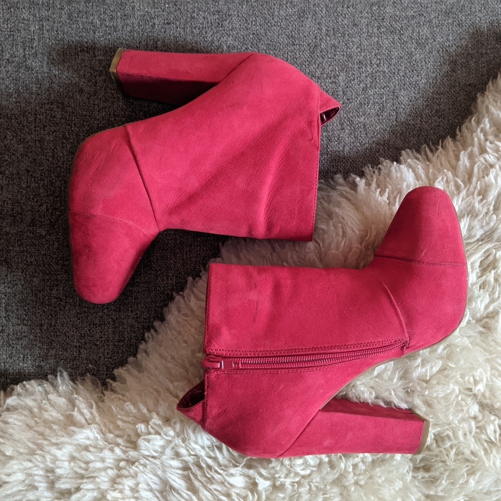 Red Heeled Booties ♥️🍒